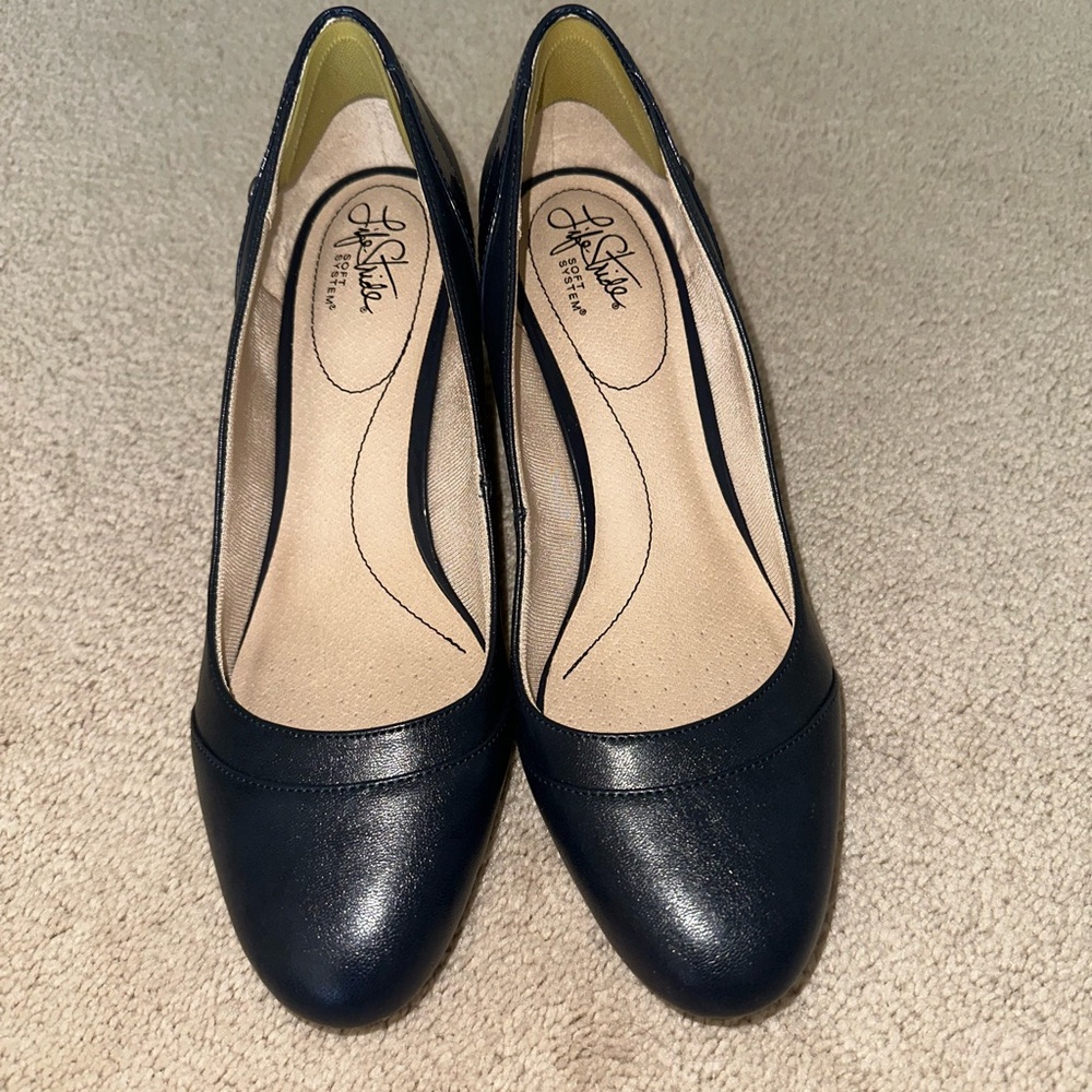 Life Stride Women's Navy Pumps